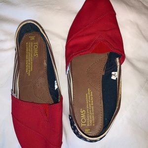Toms